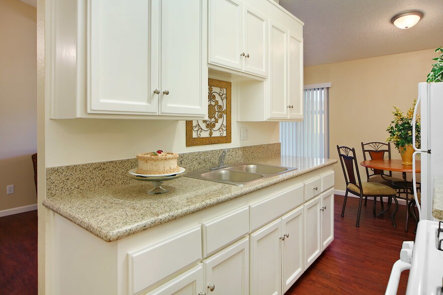 More Photos Of 10501 Croetto Way, Rancho Cordova Apartments For Sale