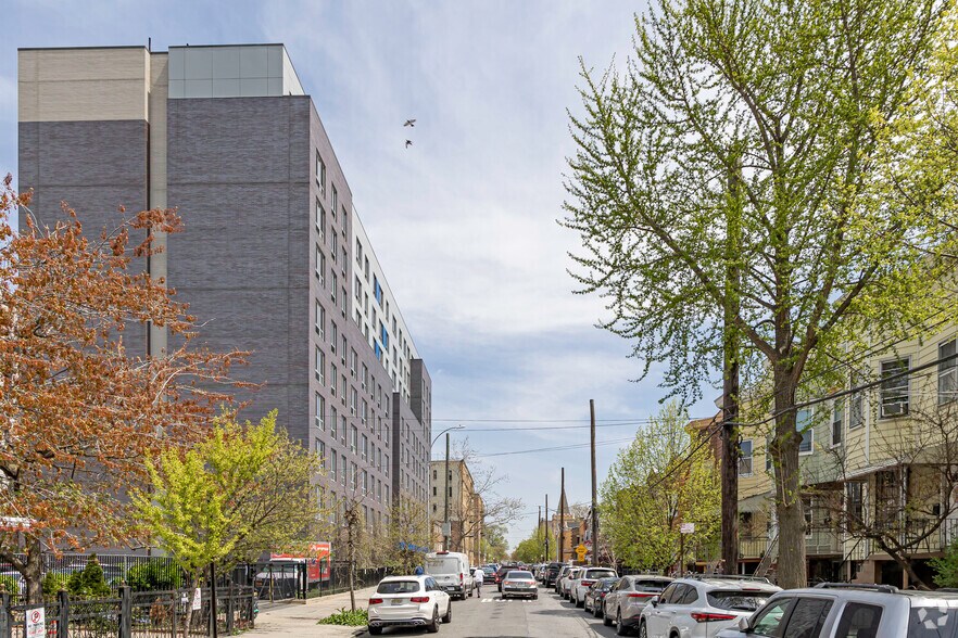 More Photos Of 2035 Newbold Ave, Bronx Apartments For Lease