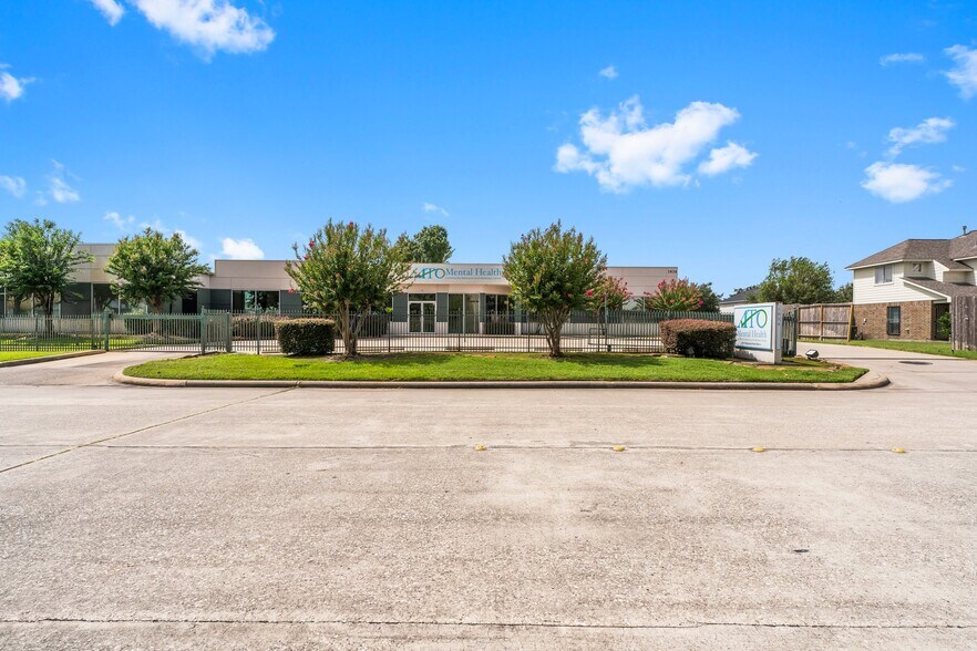 More Photos Of 1034 Regional Park Dr, Houston Medical For Sale