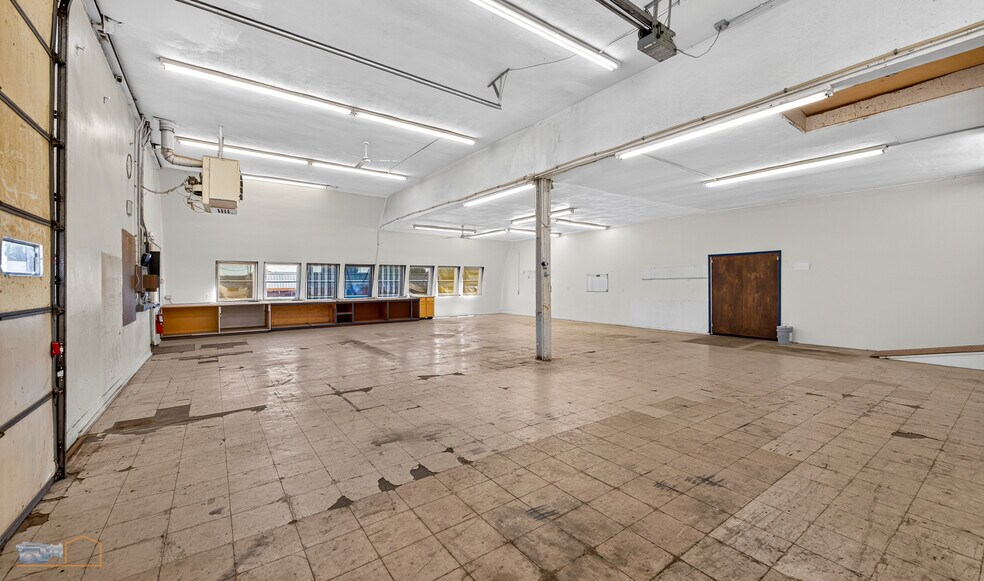 More Photos Of 2207-2209 9th St, Greeley Flex For Sale