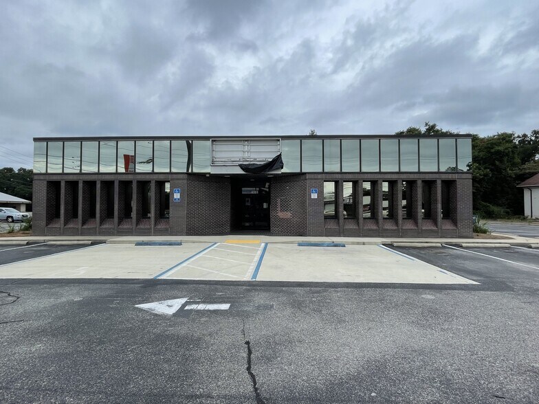 More Photos Of 6701 Davis Hwy, Pensacola Bank For Sale