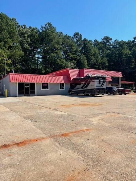 Primary Photo Of 4098 N Henry Blvd, Stockbridge Freestanding For Sale