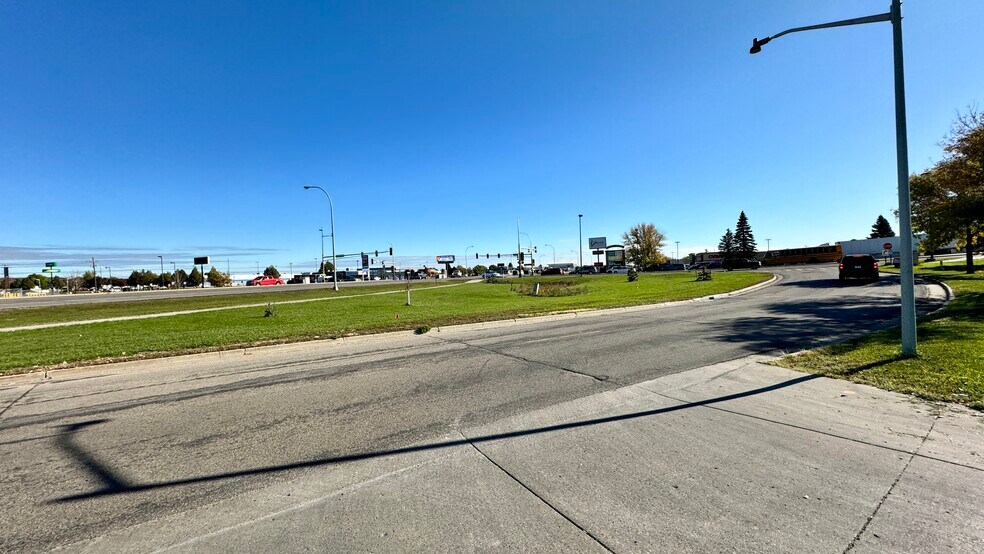 More Photos Of 3333 Hwy 10 E, Moorhead Restaurant For Sale
