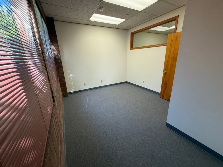 More Photos Of 4720 200th St SW, Lynnwood Office For Lease
