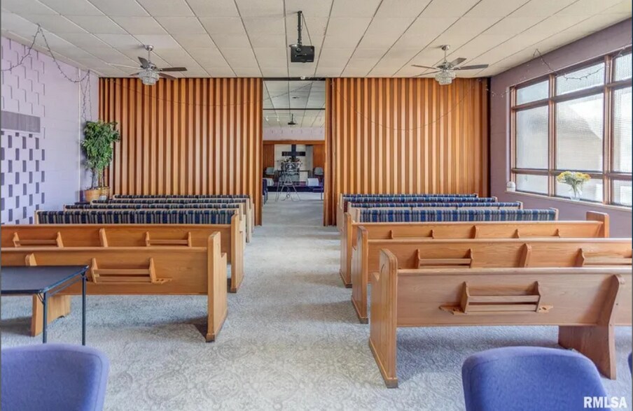 More Photos Of 104 N Pine St, Centralia Religious Facility For Sale