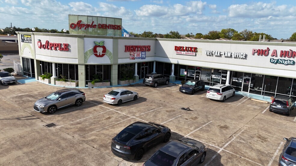 More Photos Of 11900 Bellaire Blvd, Houston Storefront Retail Office For Lease