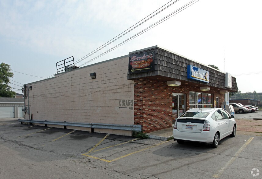 More Photos Of 425 E Wooster St, Bowling Green Convenience Store For Lease