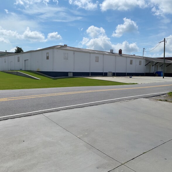 More Photos Of 1024 Gatewood Ave, Greensboro Warehouse For Lease