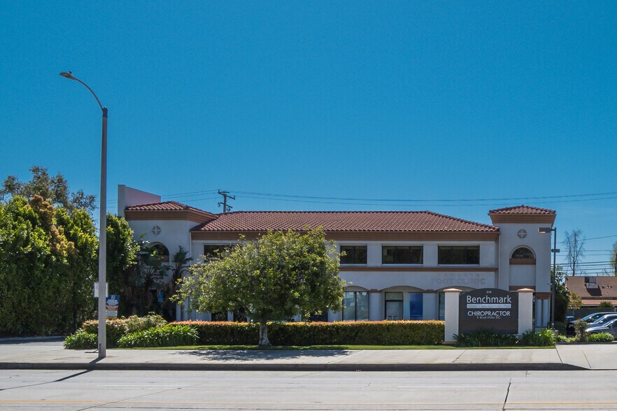 More Photos Of 200-222 E Foothill Blvd, Arcadia Storefront Retail Office For Sale