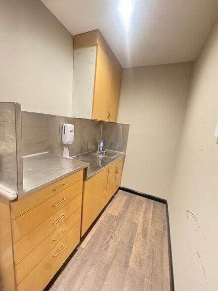 More Photos Of 14408 E Whittier Blvd, Whittier Office For Lease