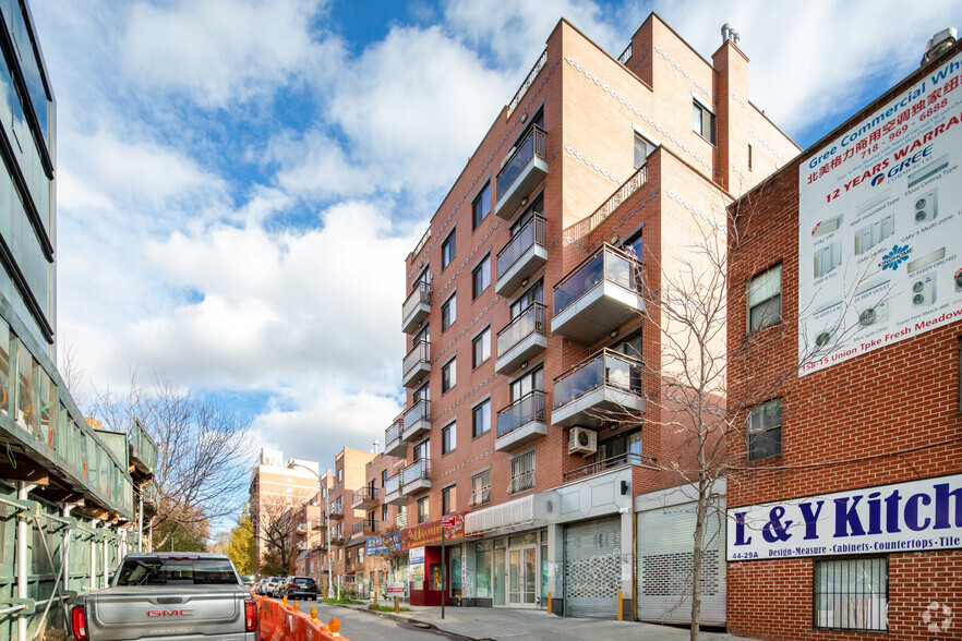 Primary Photo Of 13208 Pople Ave, Flushing Apartments For Sale