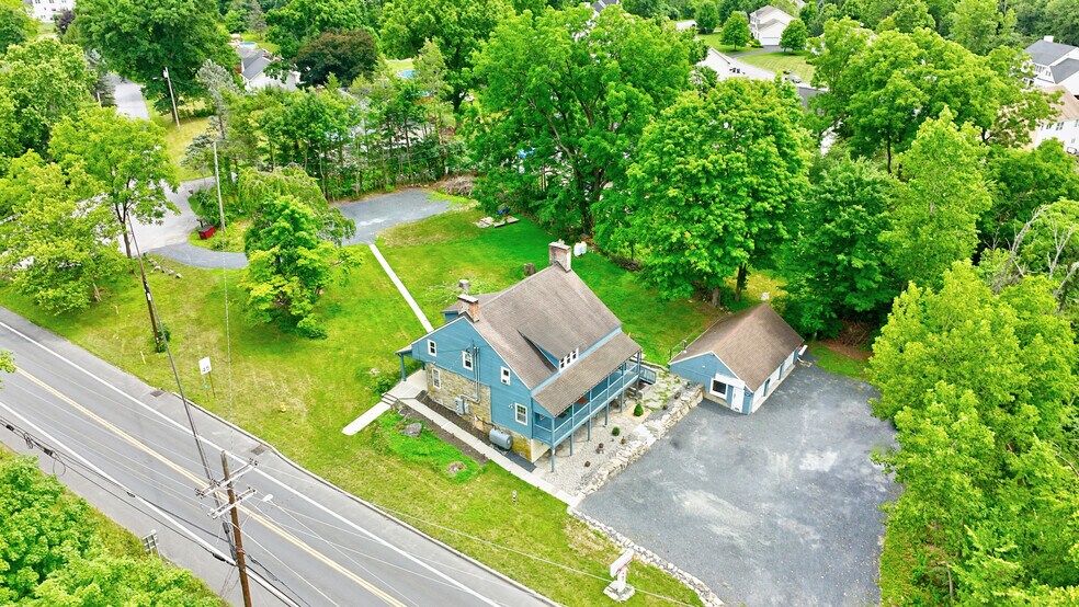 More Photos Of 967 Little Britain Rd, New Windsor Township Freestanding For Sale