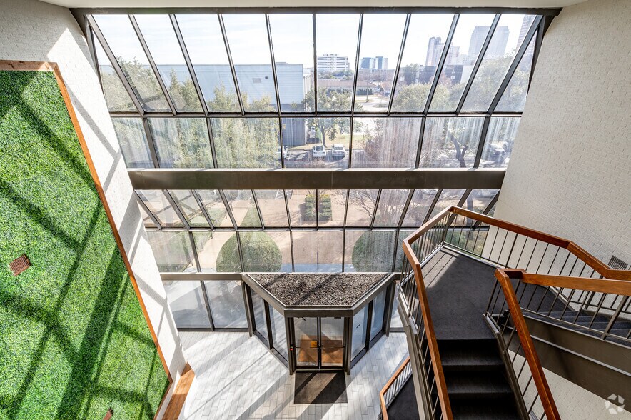 More Photos Of 13747 Montfort Dr, Dallas Loft Creative Space For Lease