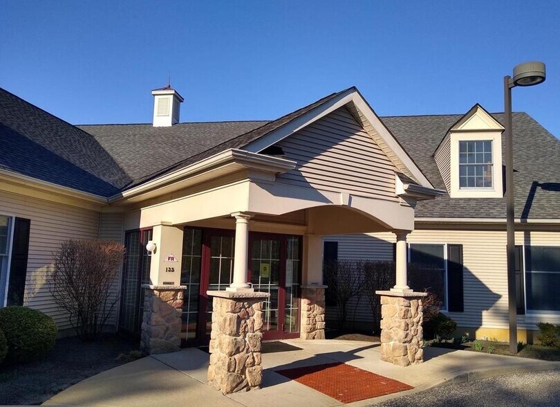 Primary Photo Of 135 Jackson Rd, Medford Medical For Lease