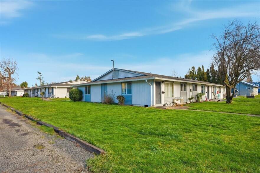 More Photos Of 1100-1105 S Pearl St, Centralia Apartments For Sale