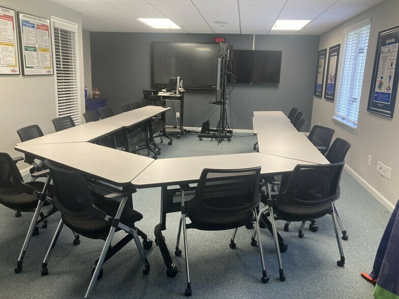 More Photos Of 51 Mill St, Hanover Office For Lease