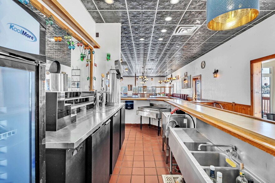 More Photos Of 11 Primrose St, Palmer Lake Restaurant For Sale