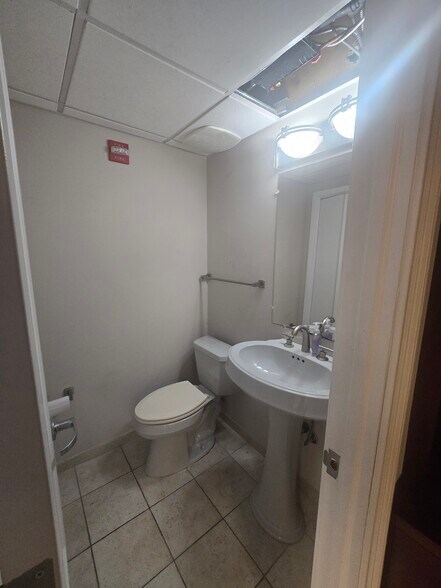 More Photos Of 4601 N Park Ave, Chevy Chase Apartments For Sale