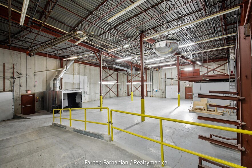 More Photos Of 42 Cardico Dr, Whitchurch-Stouffville Warehouse For Sale