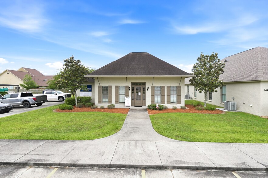 Primary Photo Of 14169 Highway 73, Prairieville Office For Sale