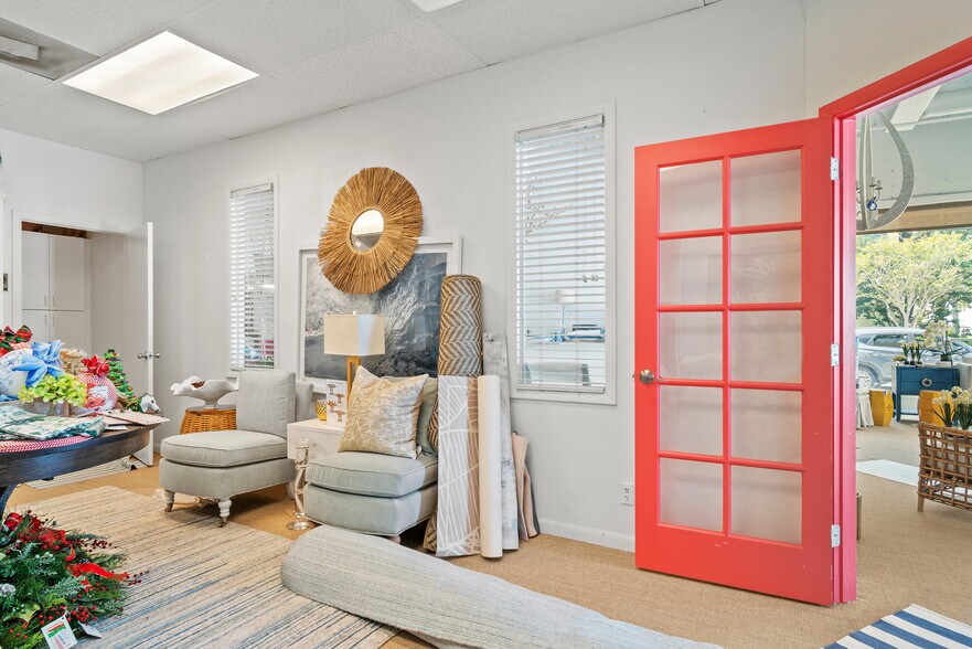 More Photos Of 117 NE 5th Ave, Delray Beach Storefront Retail Office For Sale