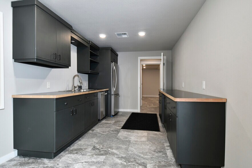 More Photos Of 143 NE Elliott Ave, Gresham Freestanding For Sale