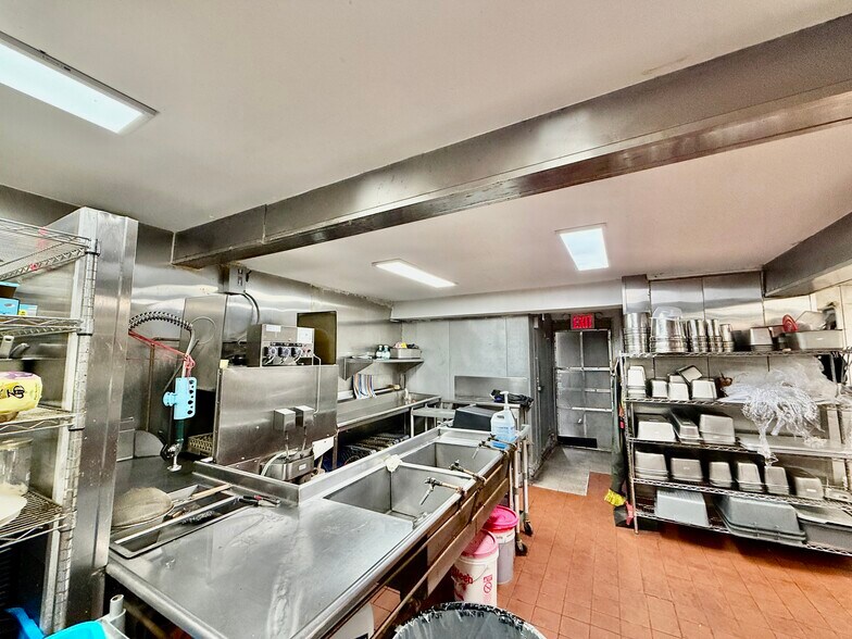 More Photos Of 235 New Dorp Ln, Staten Island Lodge Meeting Hall For Lease