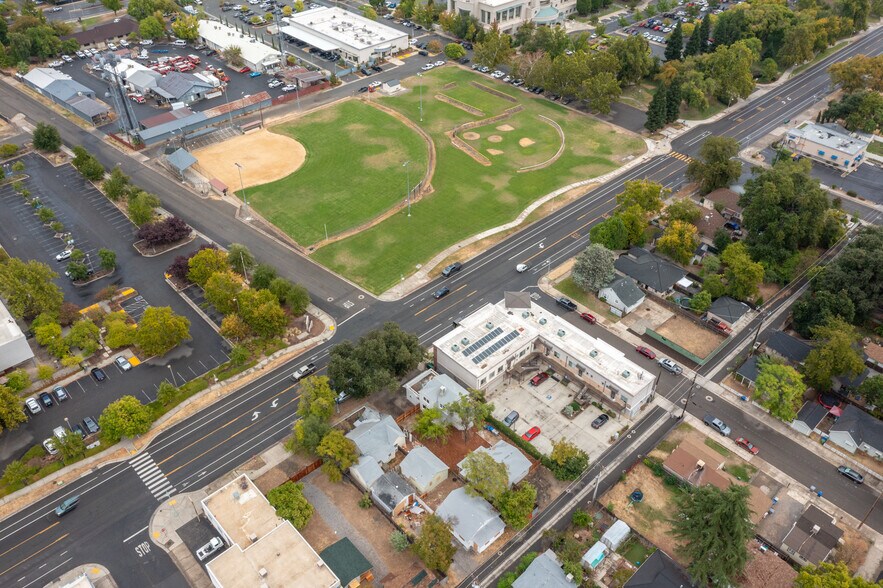 More Photos Of 1025 Parkview Ave, Redding Multifamily For Sale