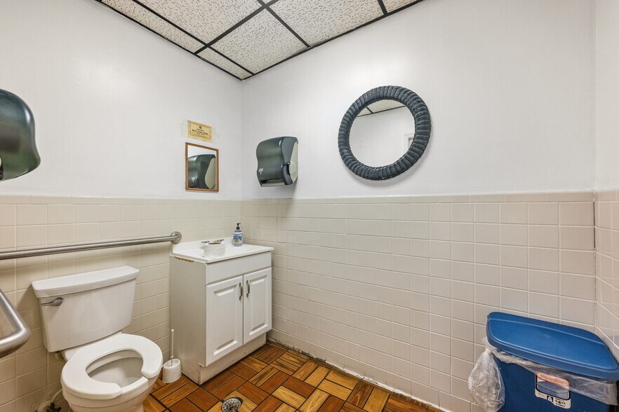 More Photos Of 6512-6514 Norwood Ave, Jacksonville Restaurant For Sale