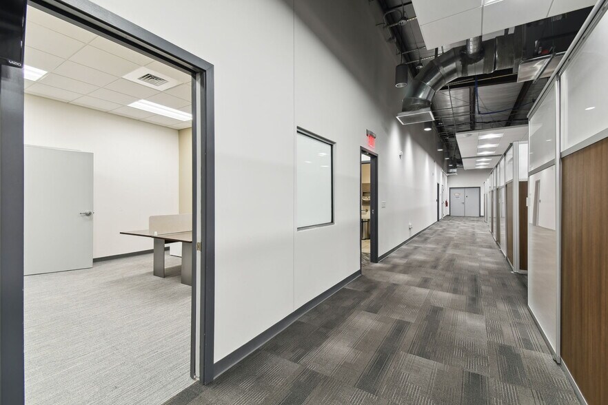 More Photos Of 924 Hale Ave, Brooksville Office For Sale