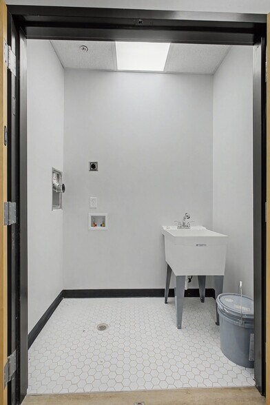 More Photos Of 207 Iris Dr, Hendersonville Daycare Center For Sale