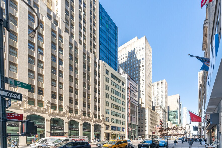 More Photos Of 590 Fifth Ave, New York Office For Lease
