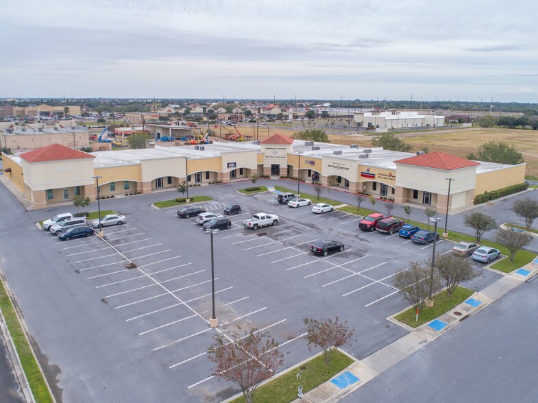 More Photos Of 4101-4179 Crosspoint Blvd, Edinburg Medical For Sale