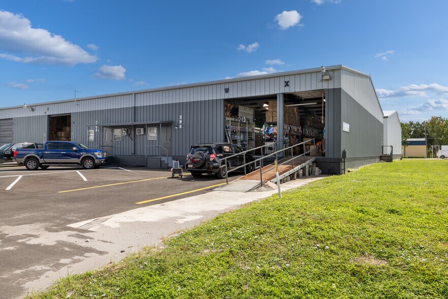 More Photos Of 325-395 Commercial St, Casselberry Unknown For Lease