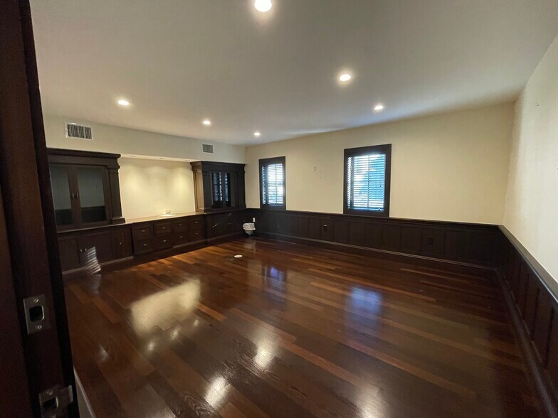 More Photos Of 133 Sevilla Ave, Coral Gables Medical For Lease