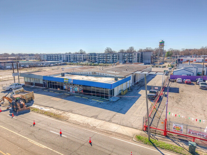 Primary Photo Of 2509 Summer Ave, Memphis Flex For Sale