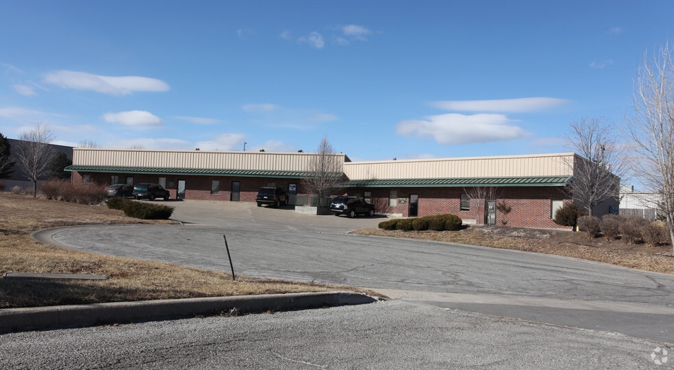 More Photos Of 7444-7468 W 162nd Ter, Overland Park Warehouse For Lease