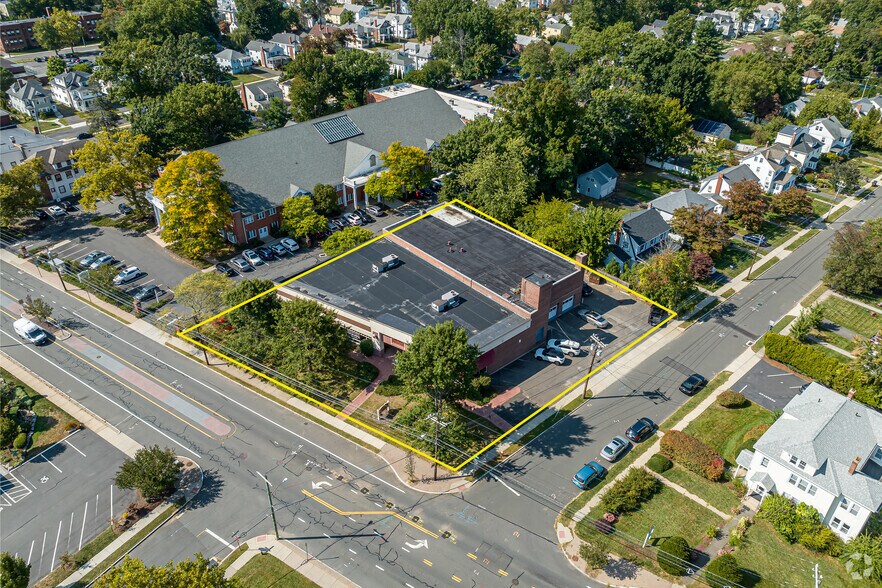More Photos Of 830 Farmington Ave, West Hartford General Retail For Lease