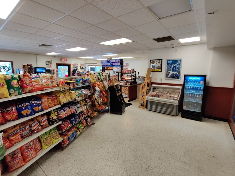 More Photos Of 4521 W Caro Rd, Vassar Convenience Store For Sale