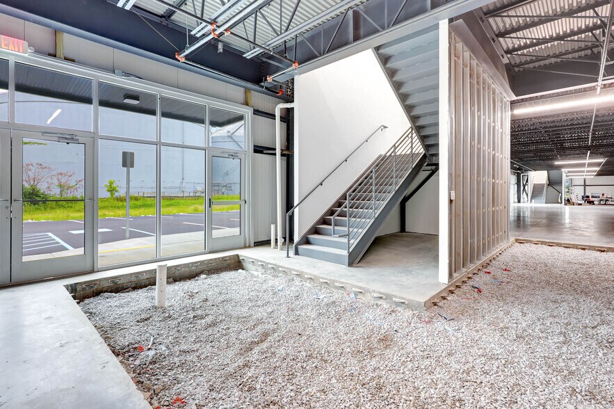 More Photos Of 2685 Riverport Rd, Chattanooga Industrial For Sale