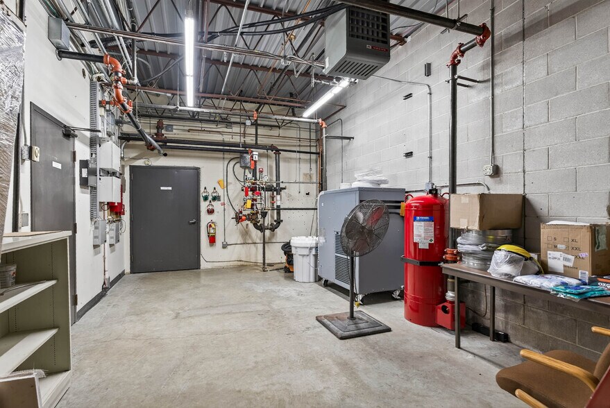 More Photos Of 601 2nd Ave S, Hopkins Office For Lease