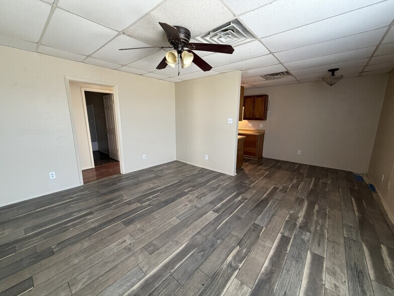 More Photos Of 7413 Wichita St, Fort Worth Self Storage For Lease