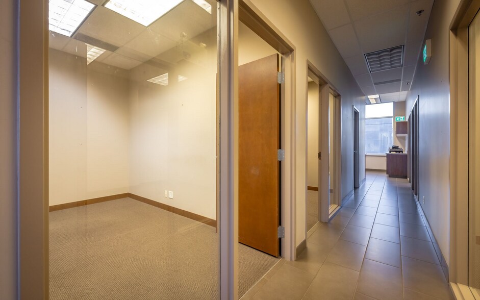 More Photos Of 5465 Production Blvd, Surrey Service For Lease