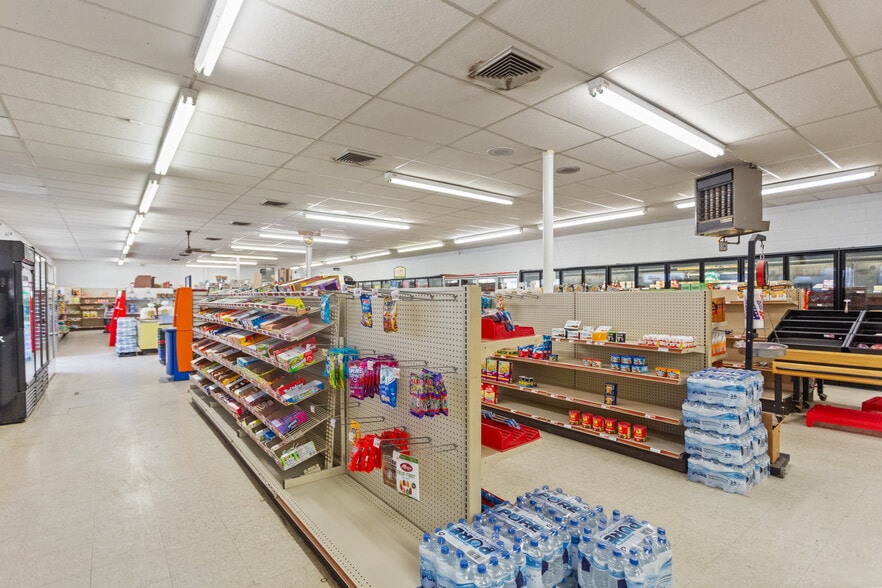 More Photos Of 101 E Commercial St, Miami General Retail For Sale