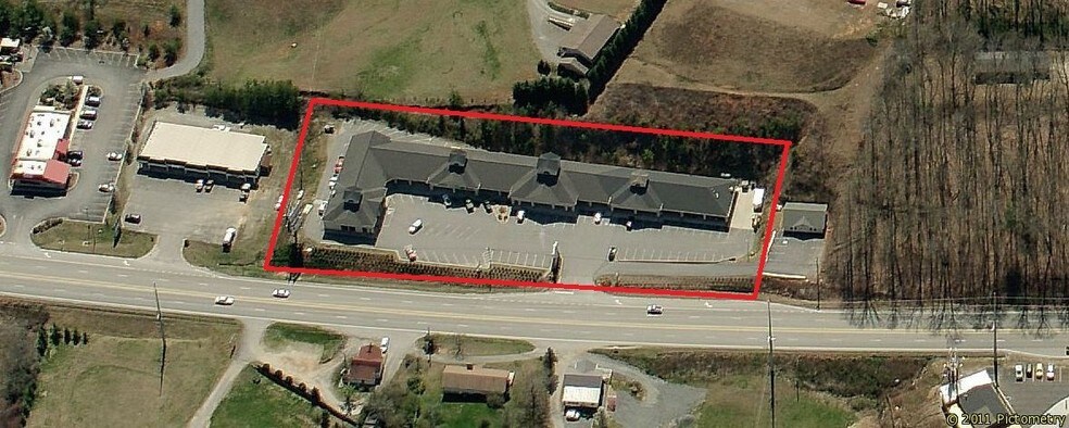 More Photos Of 1620 Highway 76 W, Hiawassee Office For Lease