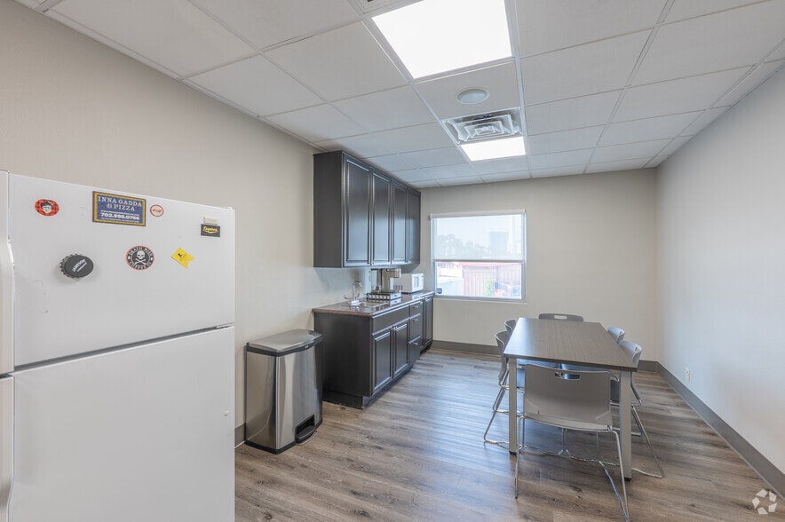 More Photos Of 930 S 4th St, Las Vegas Office For Lease