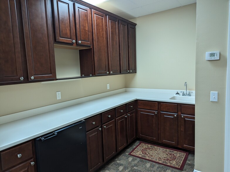 More Photos Of 2104 Delta Way, Tallahassee Office For Sale