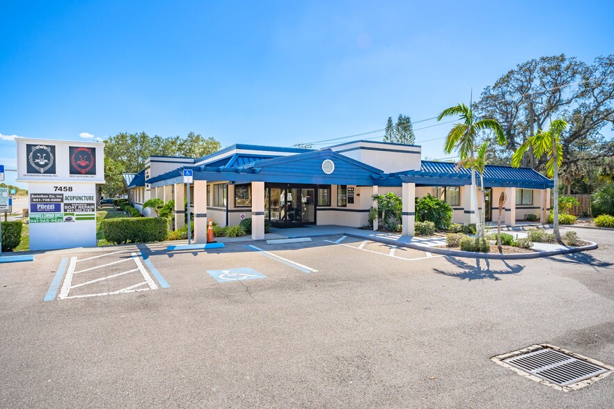 Primary Photo Of 7458 N Tamiami Trl, Sarasota Medical For Sale