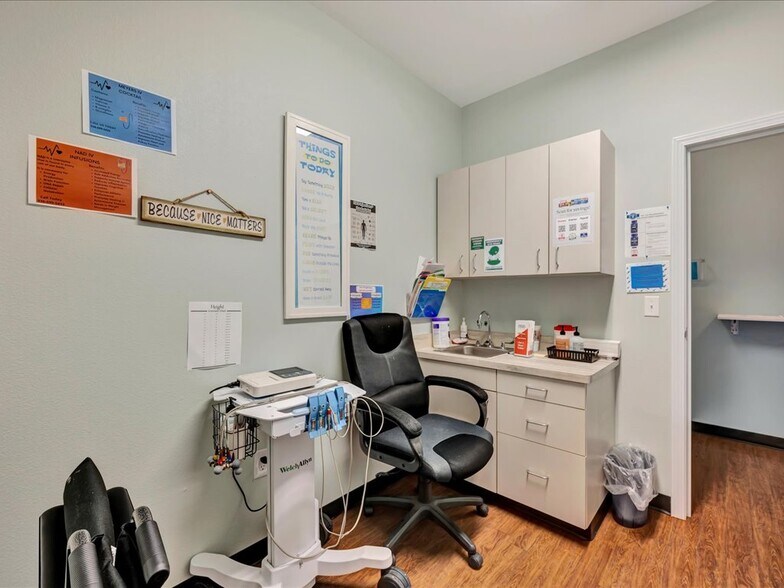 More Photos Of 203 Christie Dr, Lufkin Healthcare For Sale