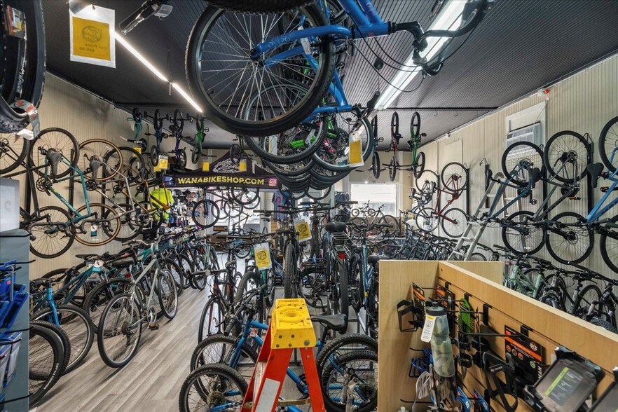 More Photos Of 200 & 204 W Main St, Waunakee Storefront Retail Residential For Sale